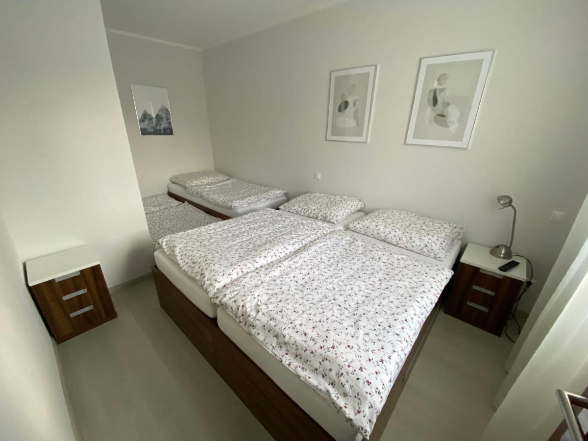 Apartman V Koutech Kouty Exteriör bild