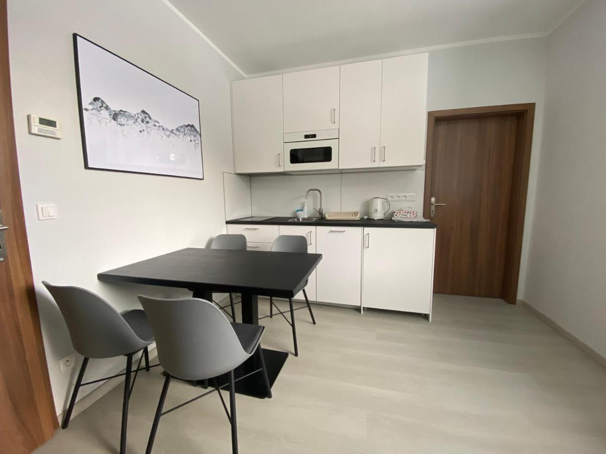 Apartman V Koutech Kouty Exteriör bild