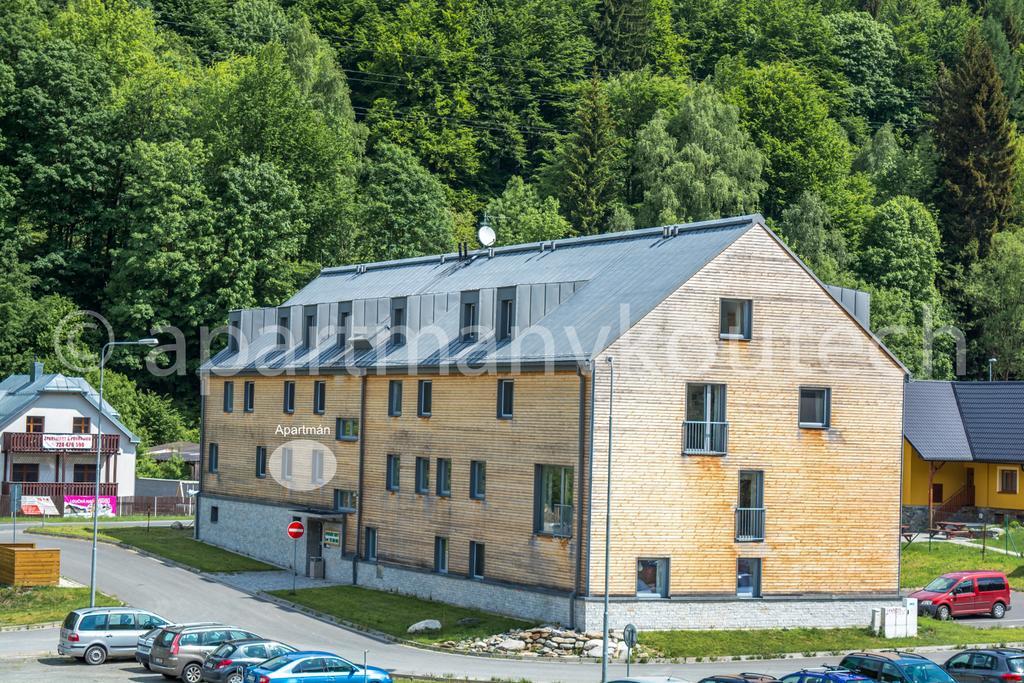 Apartman V Koutech Kouty Exteriör bild